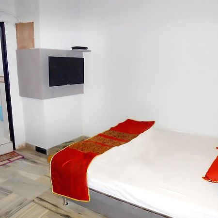 Hare Krishna Main Bazar Hotel New Delhi Exterior foto