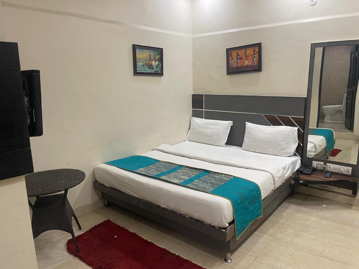 Hare Krishna Main Bazar Hotel New Delhi Exterior foto