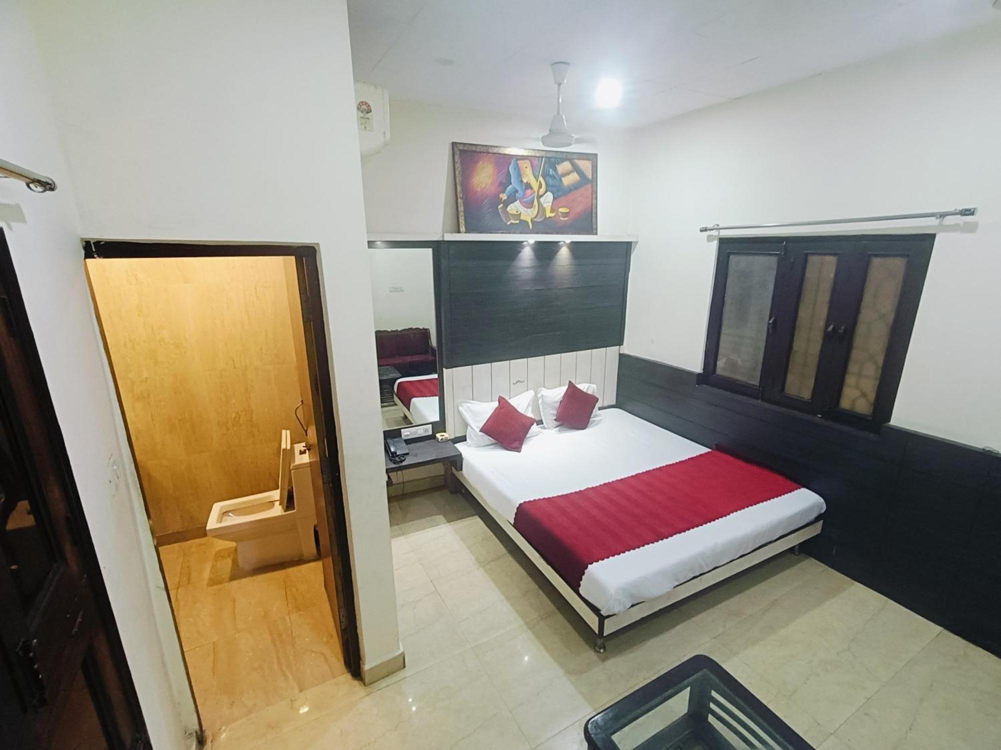 Hare Krishna Main Bazar Hotel New Delhi Exterior foto