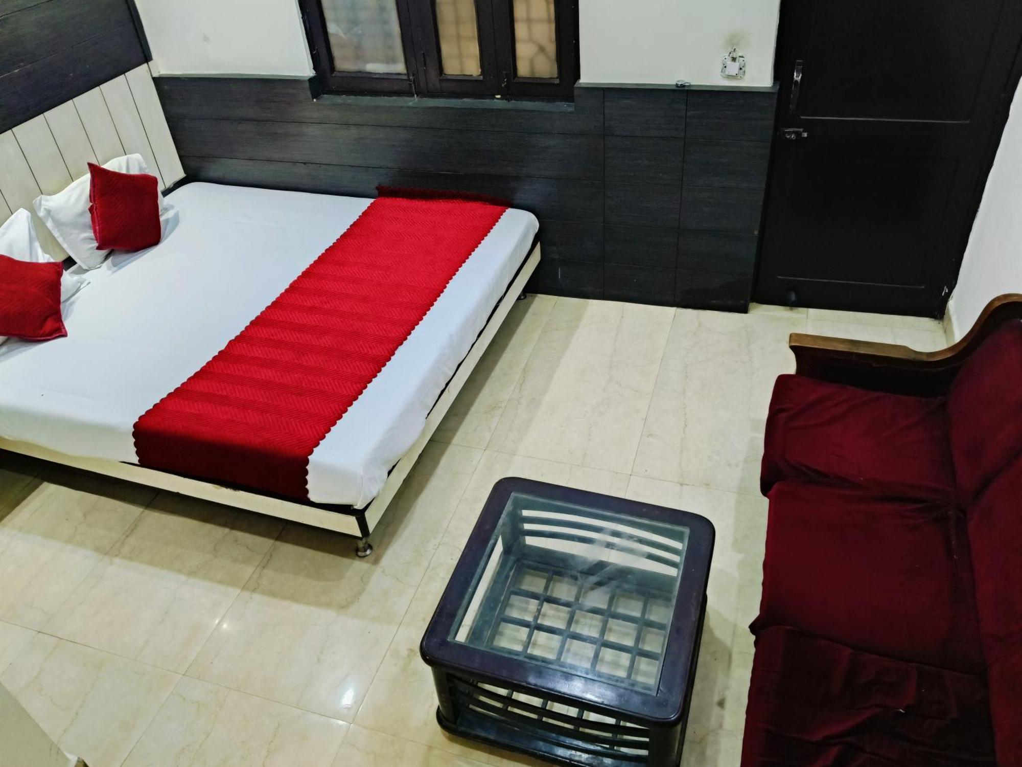 Hare Krishna Main Bazar Hotel New Delhi Exterior foto
