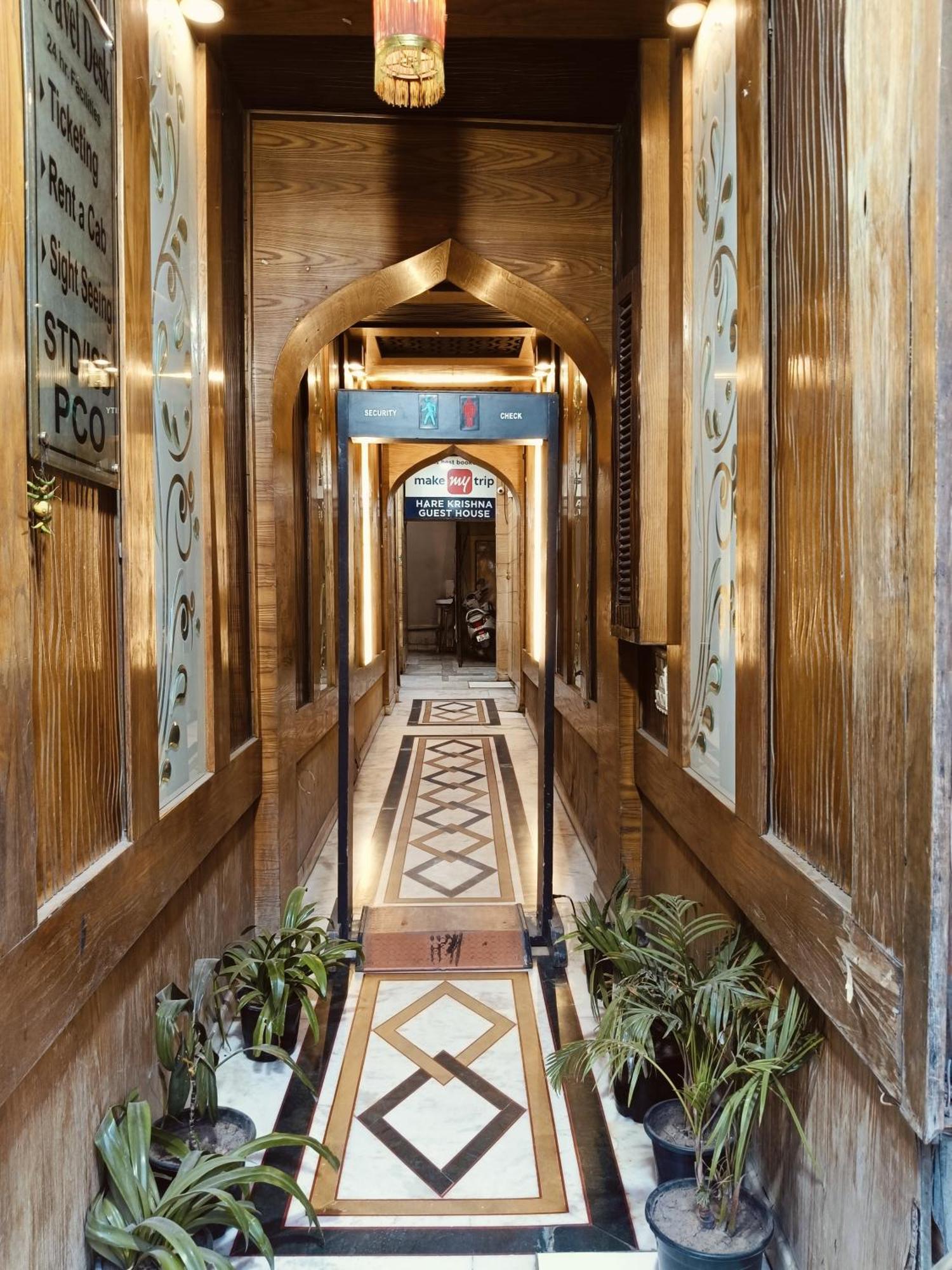 Hare Krishna Main Bazar Hotel New Delhi Exterior foto