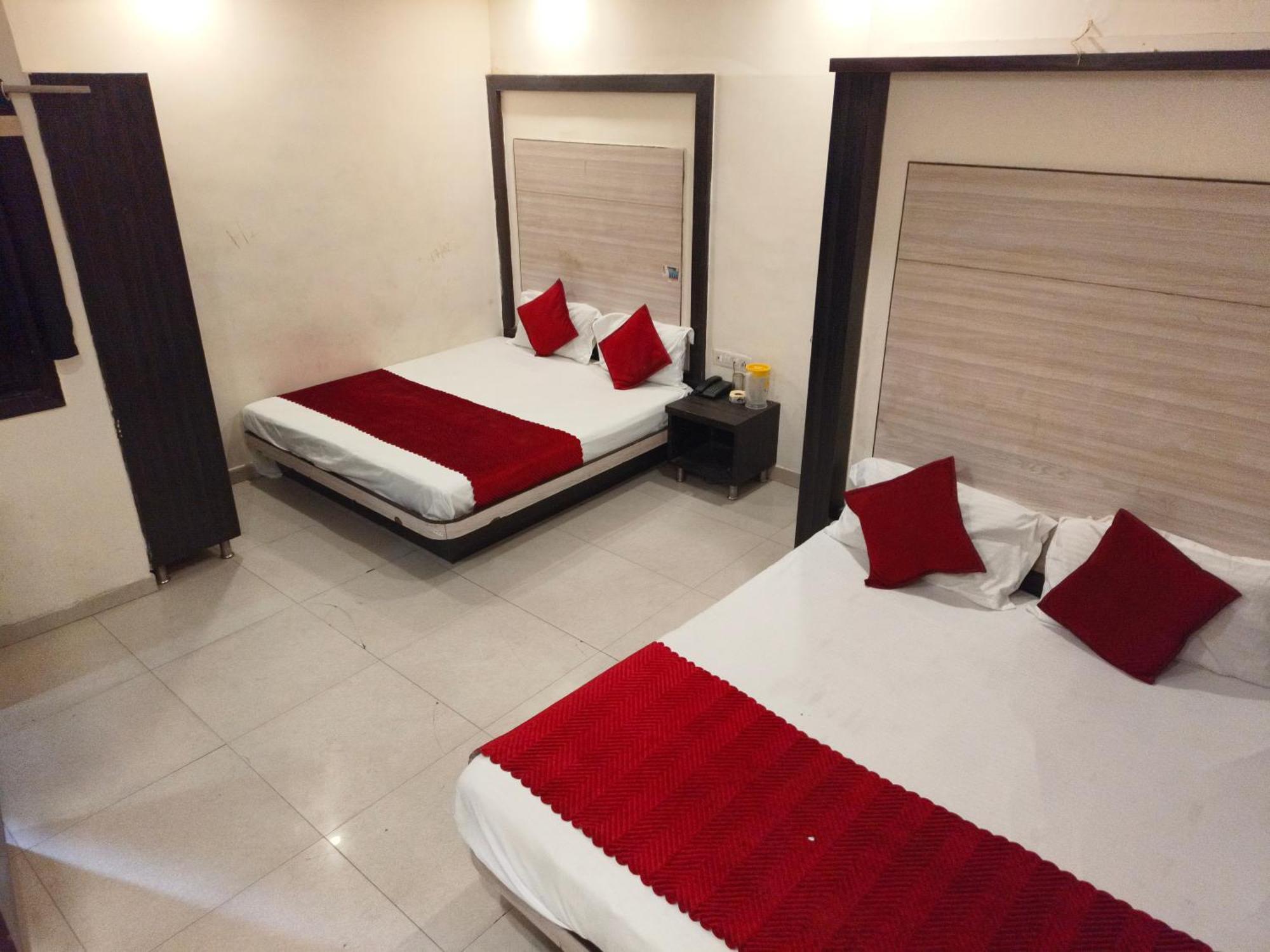 Hare Krishna Main Bazar Hotel New Delhi Exterior foto