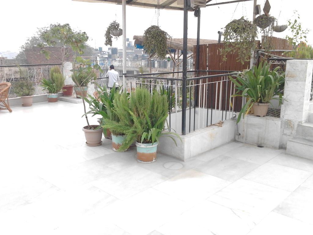 Hare Krishna Main Bazar Hotel New Delhi Exterior foto