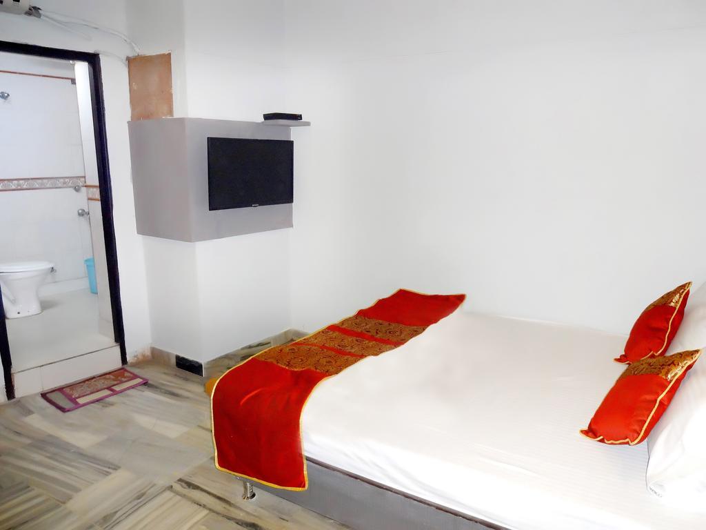 Hare Krishna Main Bazar Hotel New Delhi Exterior foto